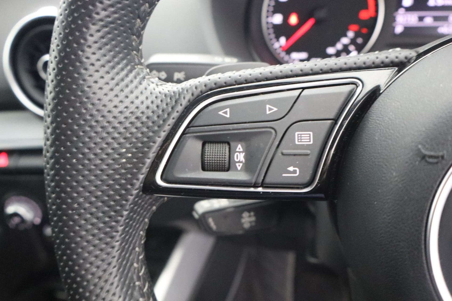 Used Audi Q2 2017 for sale - 77494238: Photo 38