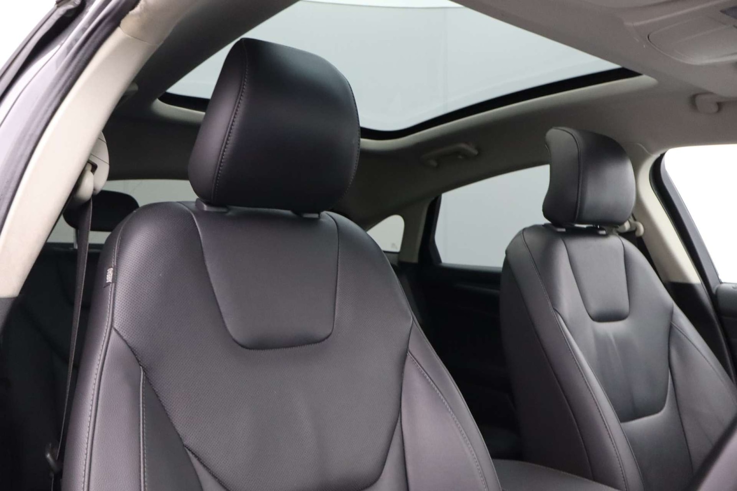 Used Ford Mondeo 2016 for sale - 78068188: Photo 2