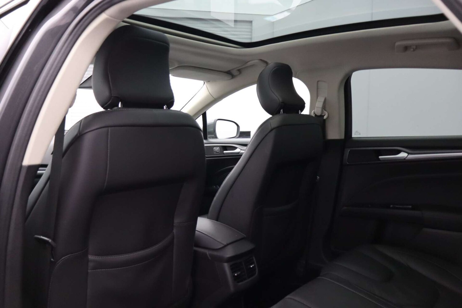 Used Ford Mondeo 2016 for sale - 78068188: Photo 32