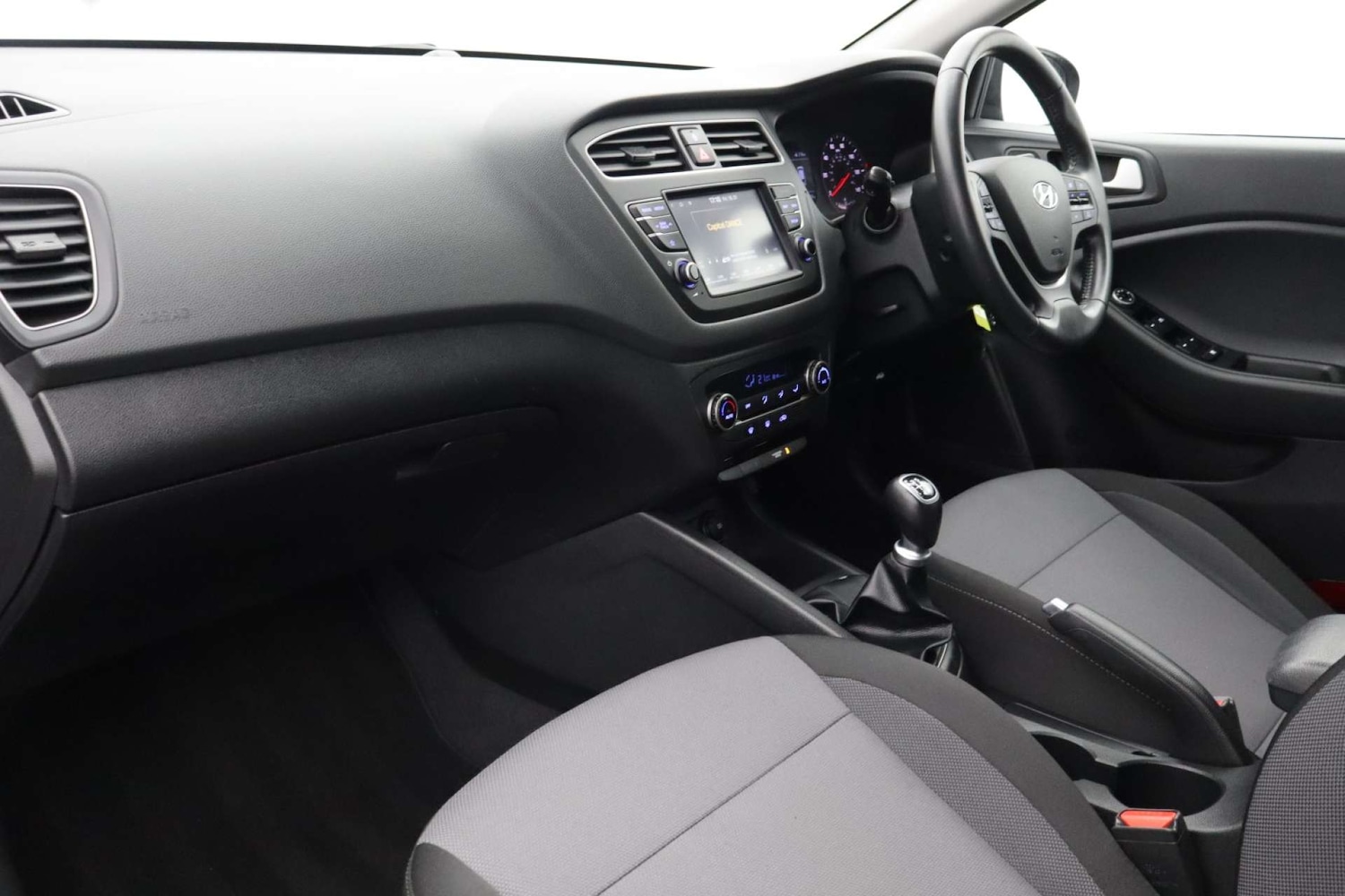 Used Hyundai i20 2019 for sale - 77184857: Photo 11