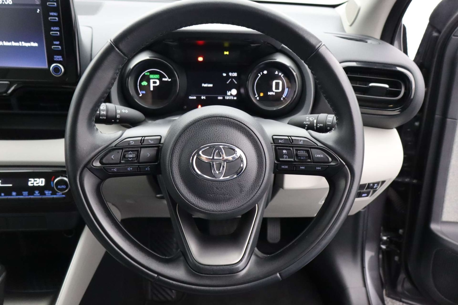 Used Toyota Yaris 2021 for sale - 77236264: Photo 18