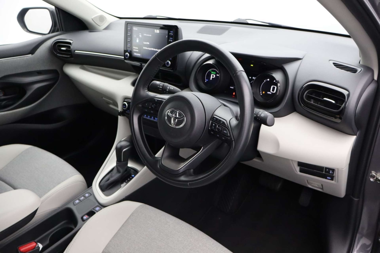 Used Toyota Yaris 2021 for sale - 77236264: Photo 2