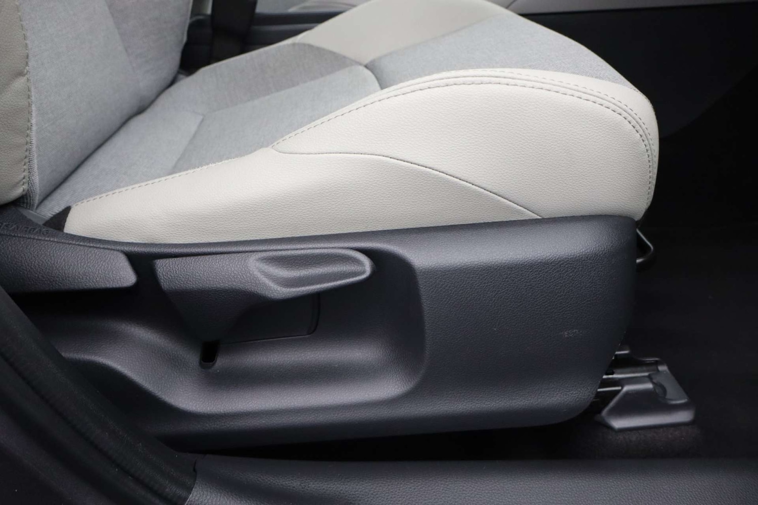 Used Toyota Yaris 2021 for sale - 77236264: Photo 26