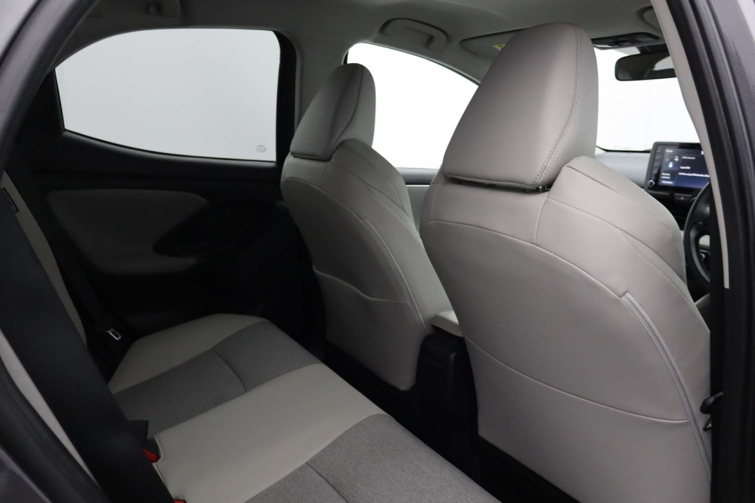 Used Toyota Yaris 2021 for sale - 77236264: Photo 29