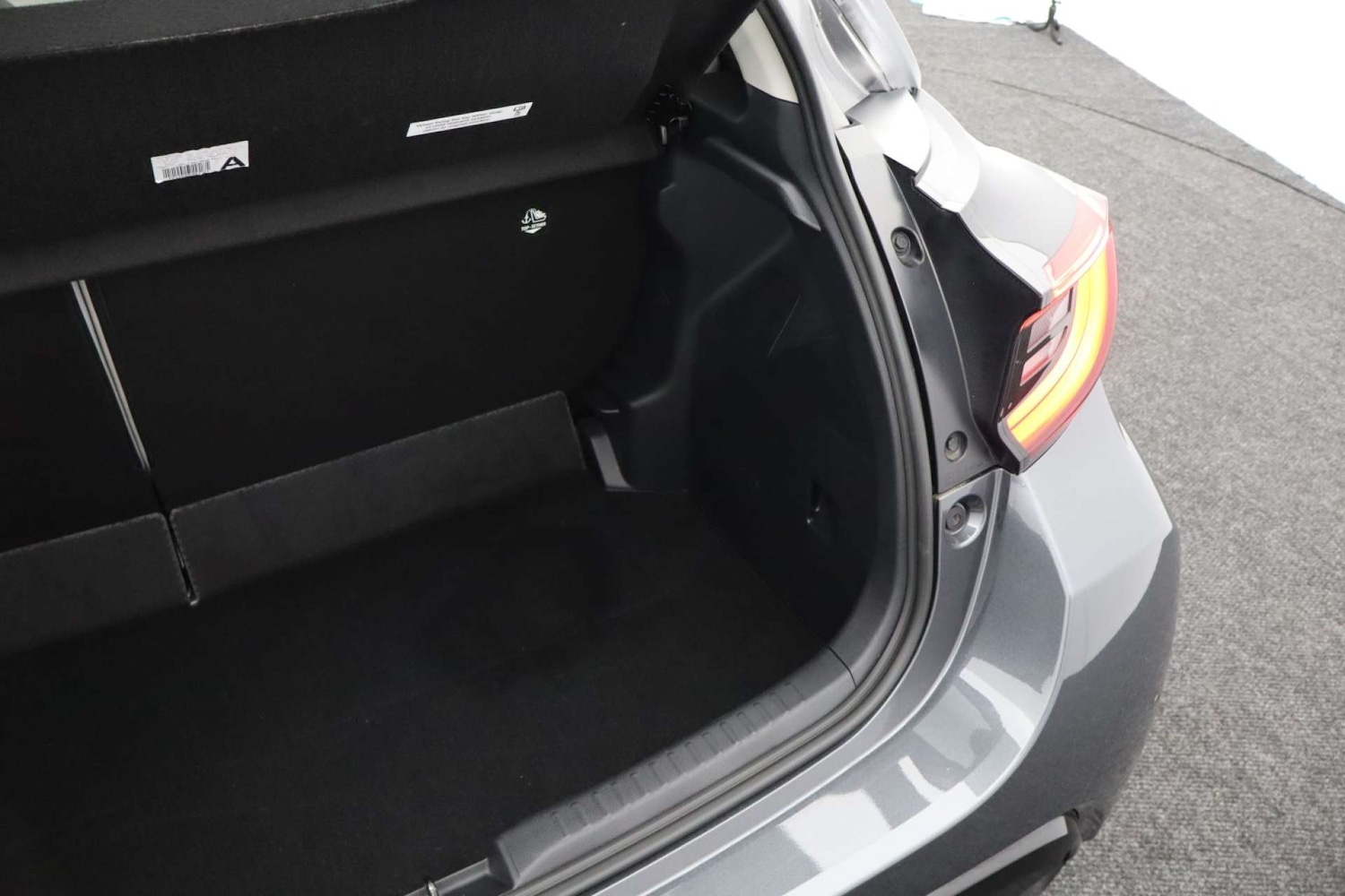 Used Toyota Yaris 2021 for sale - 77236264: Photo 31