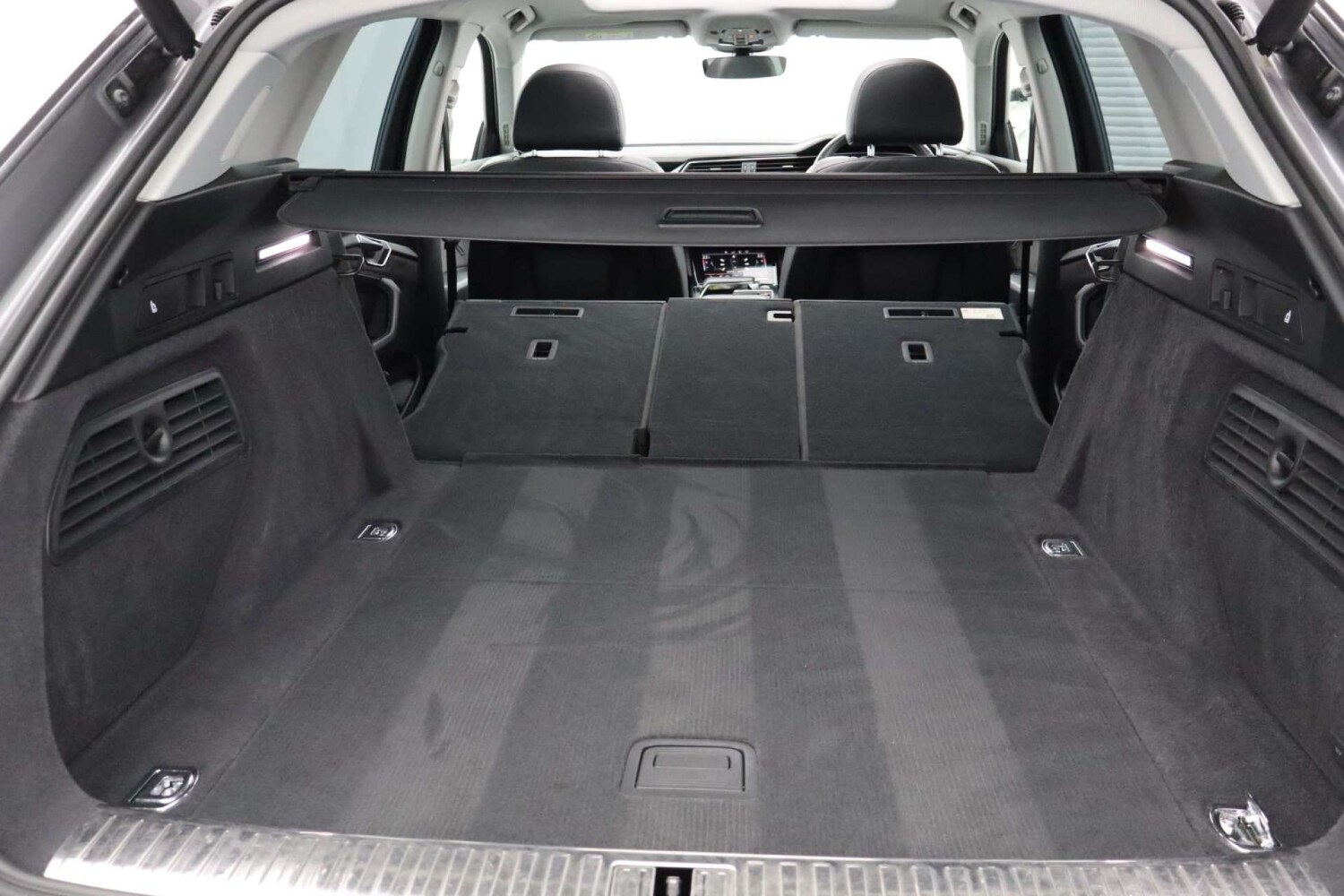 Used Audi e-tron 2020 for sale - 77249294: Photo 61