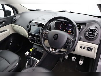 Used Renault Captur 2019 for sale - 77548582: Photo