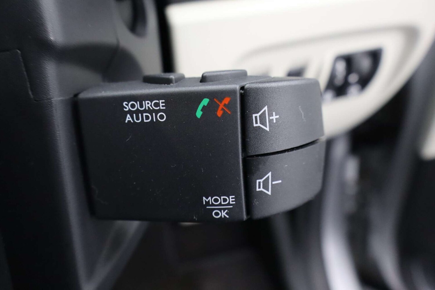 Used Renault Captur 2019 for sale - 77548582: Photo 43