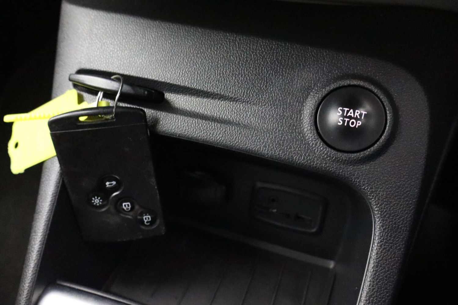 Used Renault Captur 2019 for sale - 77548582: Photo 54