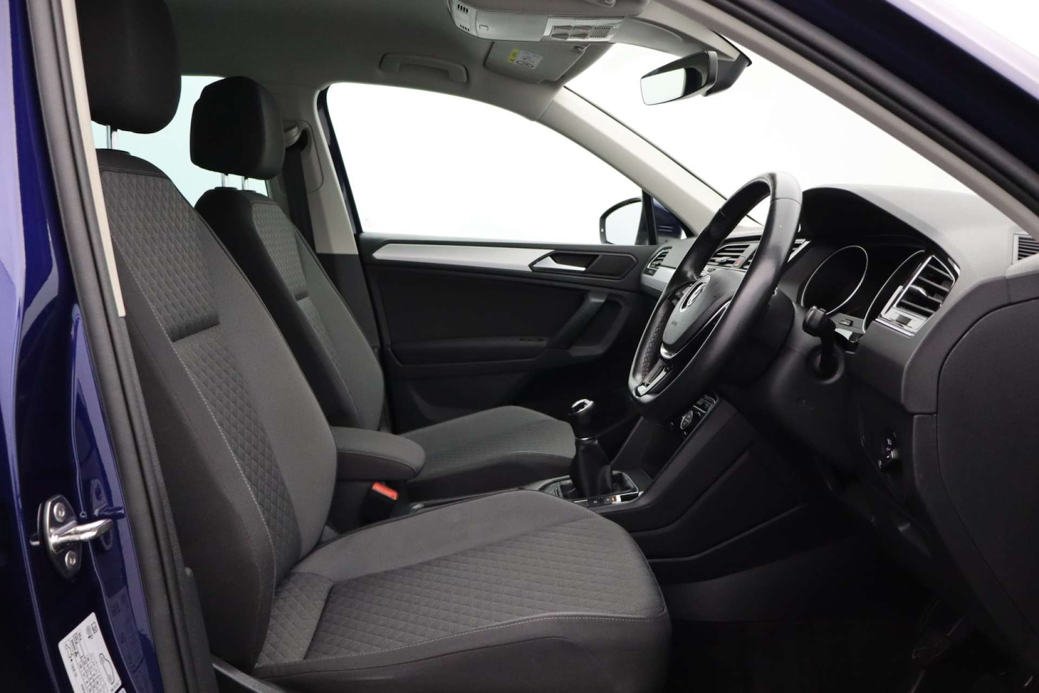 Used Volkswagen Tiguan 2019 for sale - 76507179: Photo 2