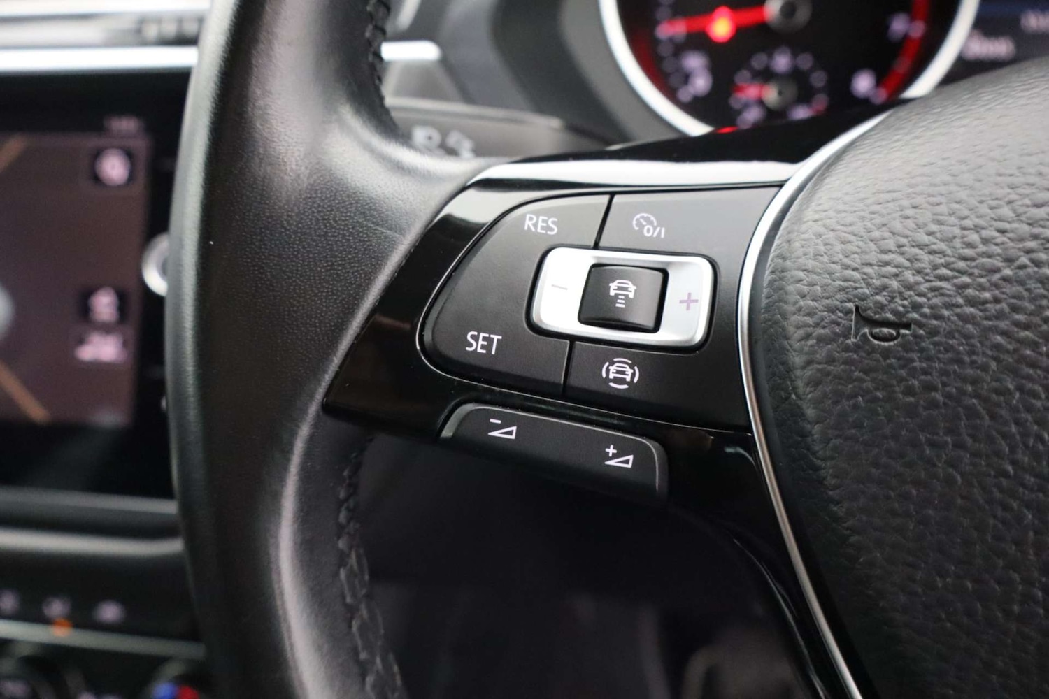 Used Volkswagen Tiguan 2019 for sale - 76507179: Photo 37