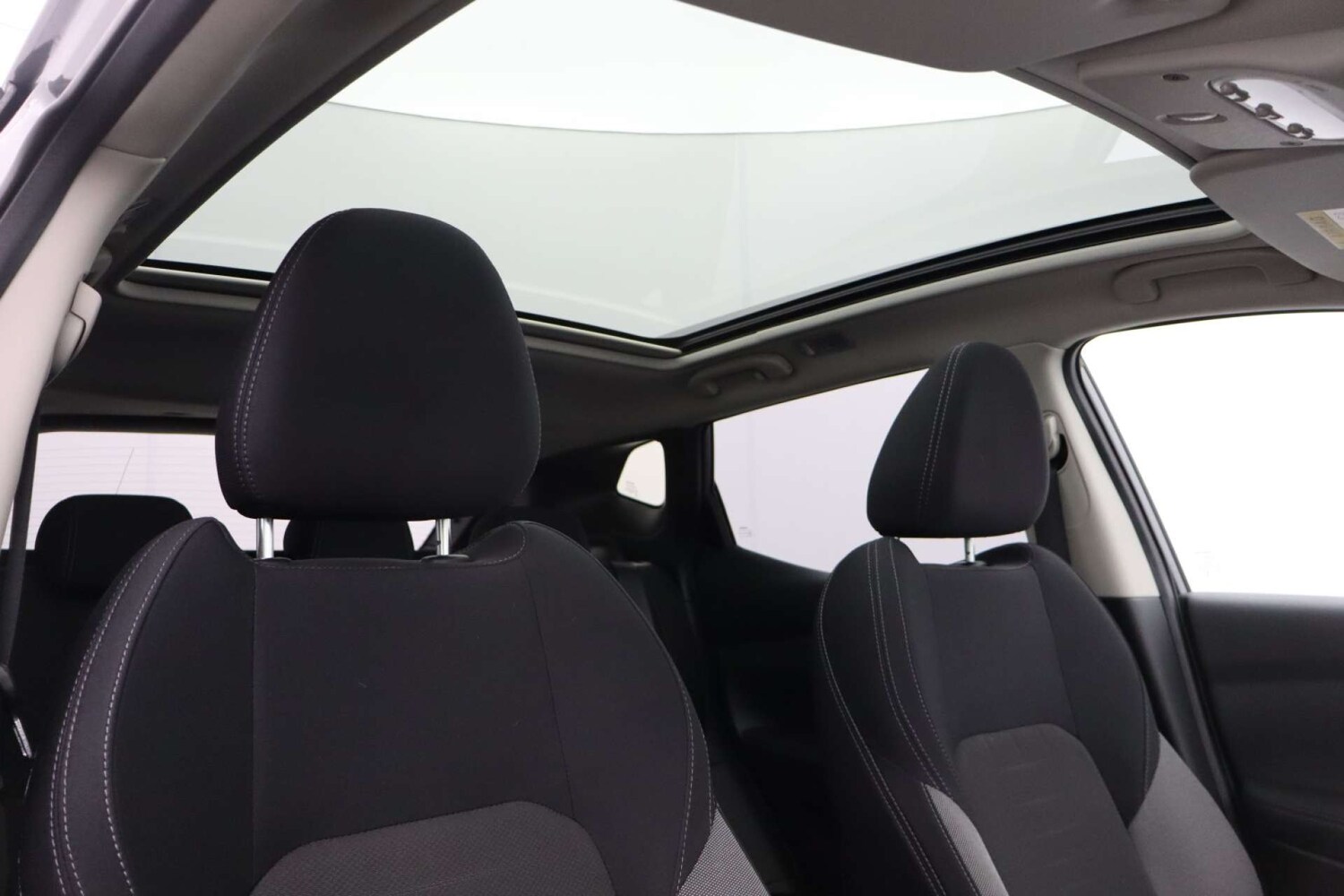 Used Nissan Qashqai 2017 for sale - 77154662: Photo 12