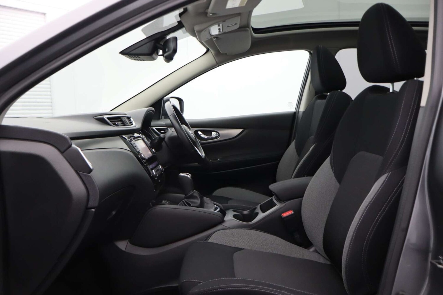 Used Nissan Qashqai 2017 for sale - 77154662: Photo 31