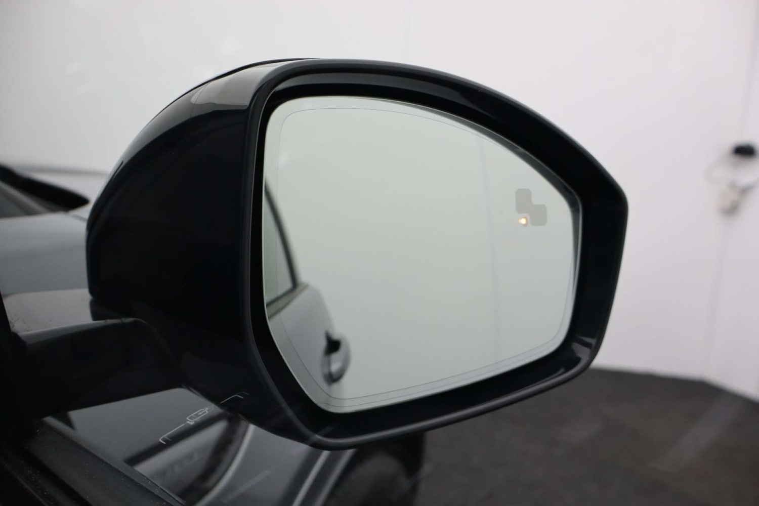 Used Land Rover Discovery Sport 2020 for sale - 77087320: Photo 26