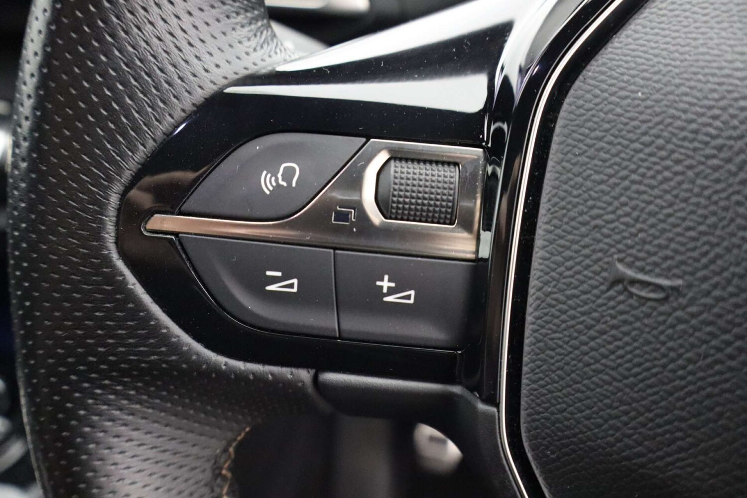 Used Peugeot 3008 2019 for sale - 76182709: Photo 24