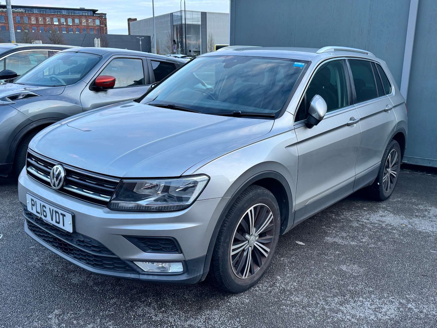 Used Volkswagen Tiguan 2016 for sale - 77548576: Photo 2