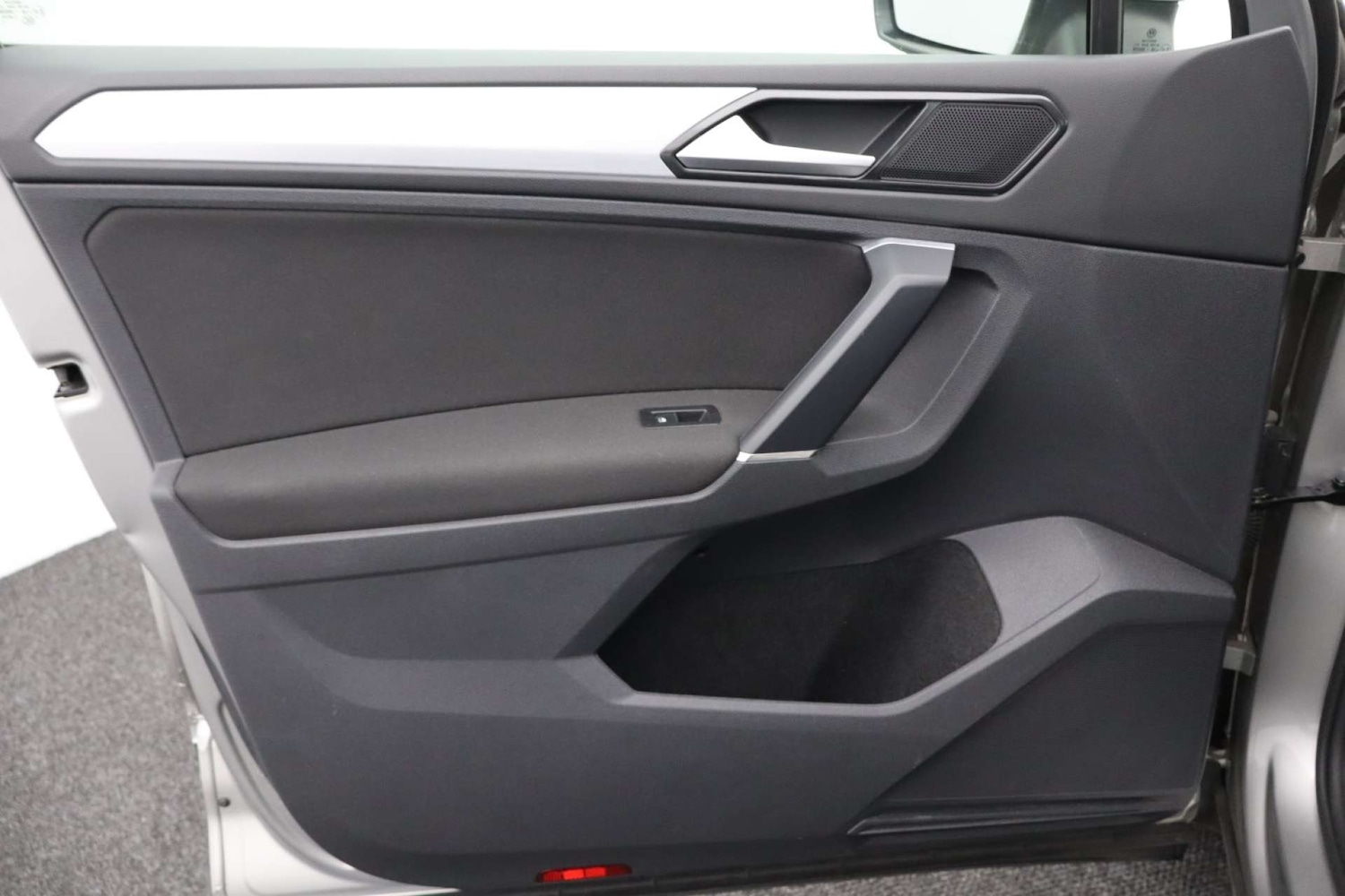 Used Volkswagen Tiguan 2016 for sale - 77548576: Photo 32