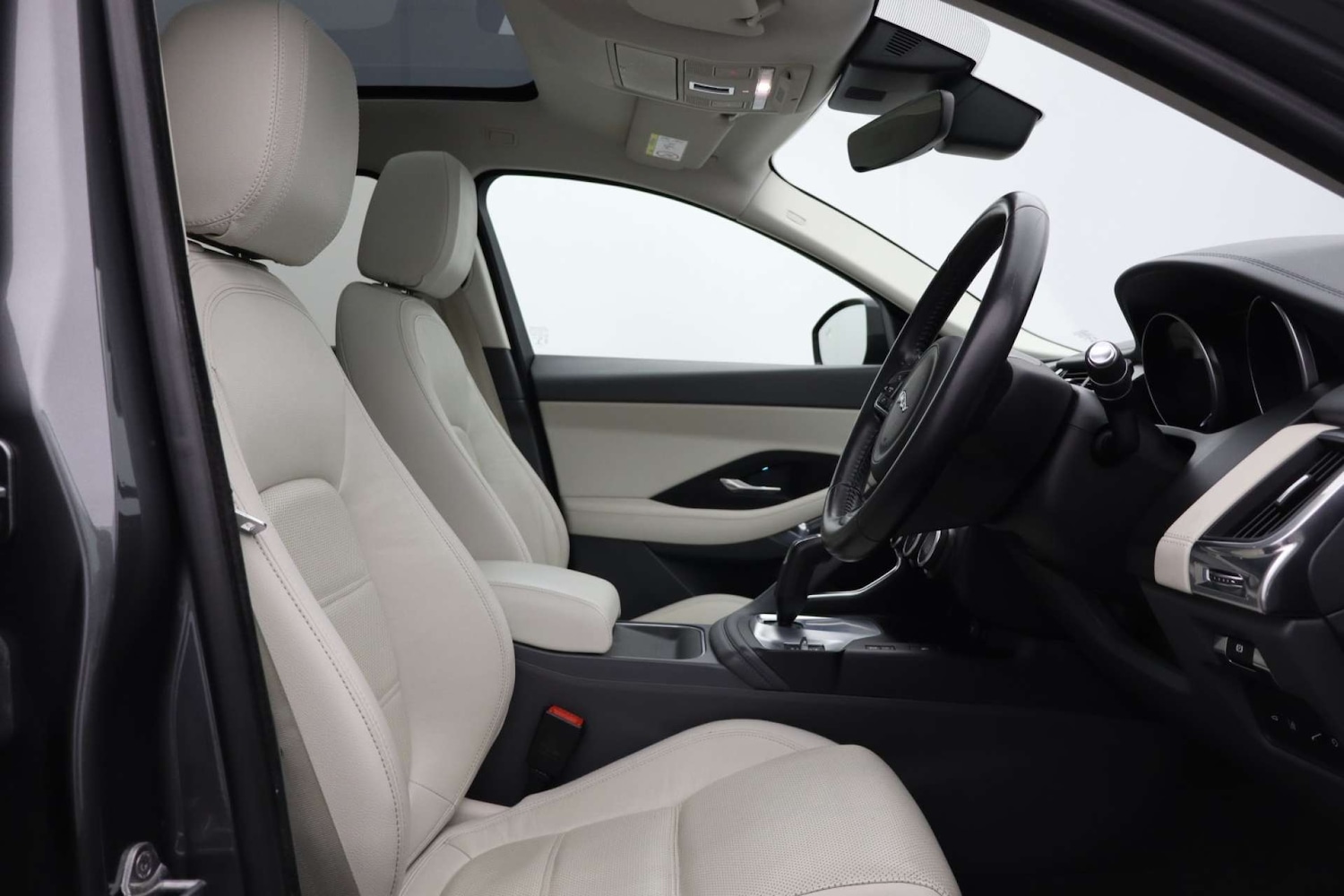 Used Jaguar E-Pace 2018 for sale - 77437688: Photo 15