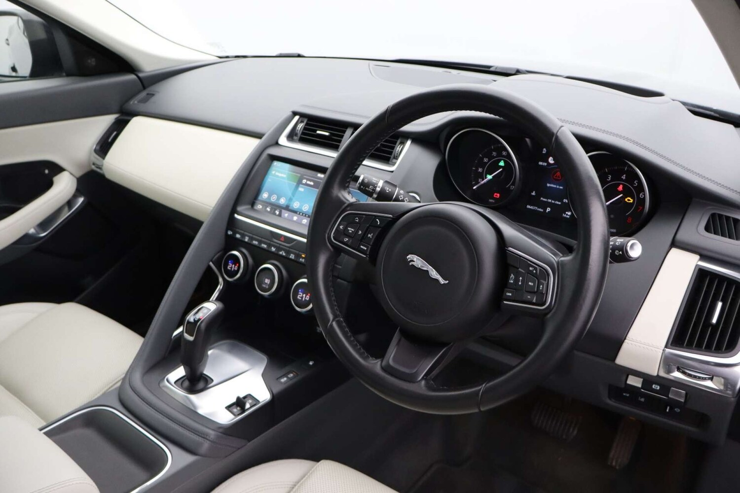 Used Jaguar E-Pace 2018 for sale - 77437688: Photo 17