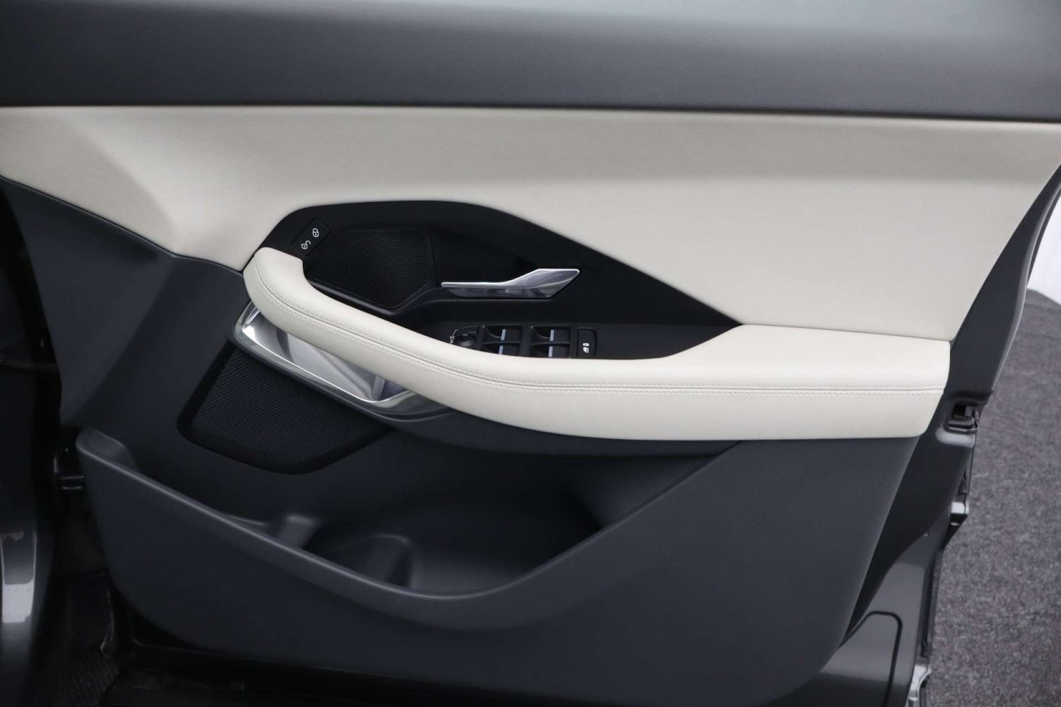 Used Jaguar E-Pace 2018 for sale - 77437688: Photo 21