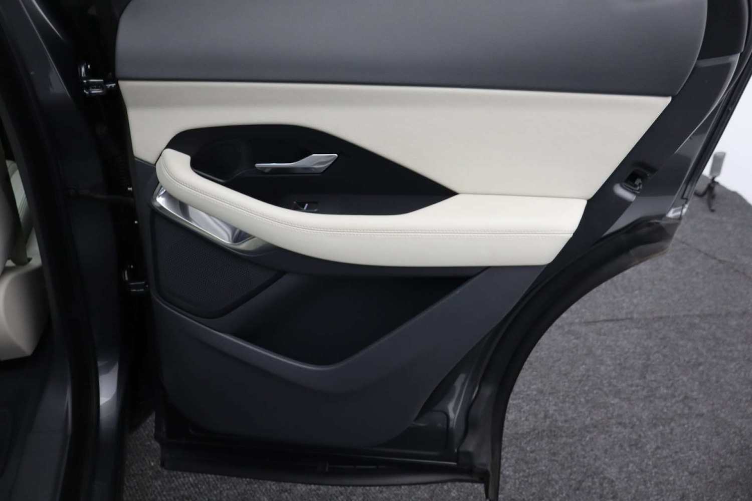 Used Jaguar E-Pace 2018 for sale - 77437688: Photo 26