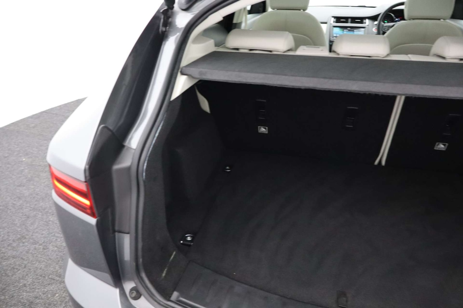 Used Jaguar E-Pace 2018 for sale - 77437688: Photo 29