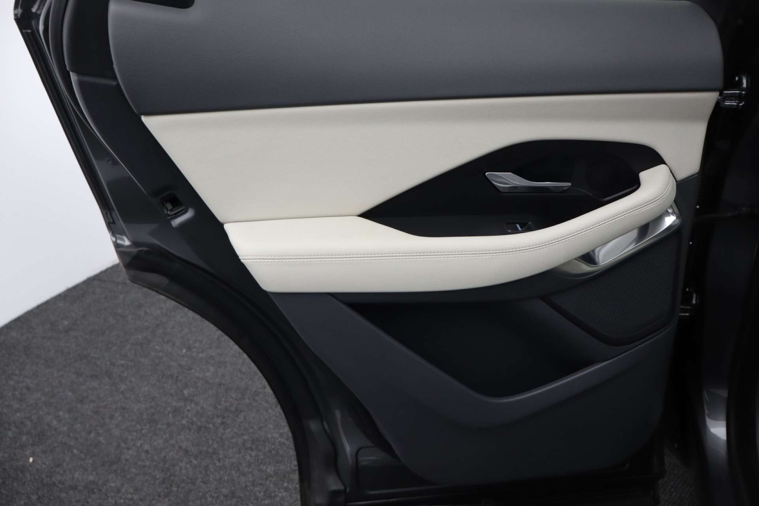 Used Jaguar E-Pace 2018 for sale - 77437688: Photo 33