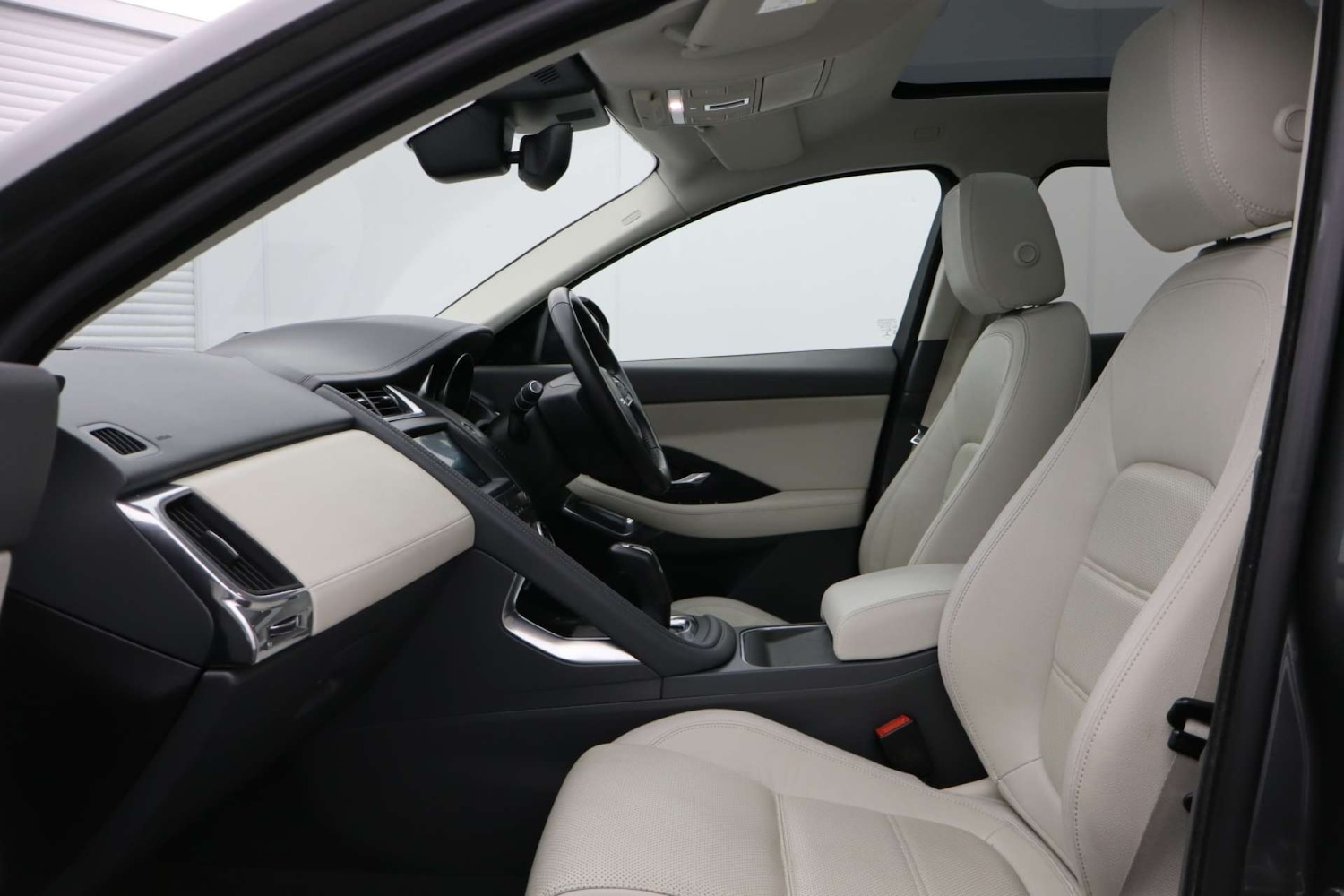 Used Jaguar E-Pace 2018 for sale - 77437688: Photo 35