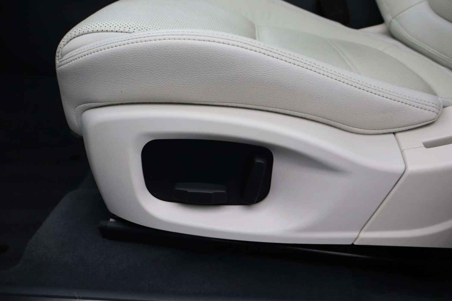 Used Jaguar E-Pace 2018 for sale - 77437688: Photo 37