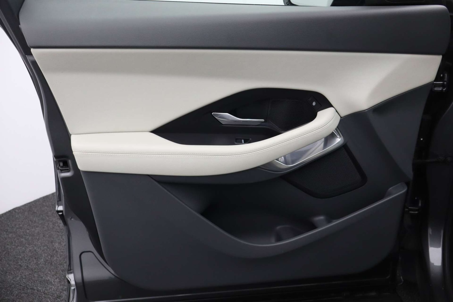 Used Jaguar E-Pace 2018 for sale - 77437688: Photo 39