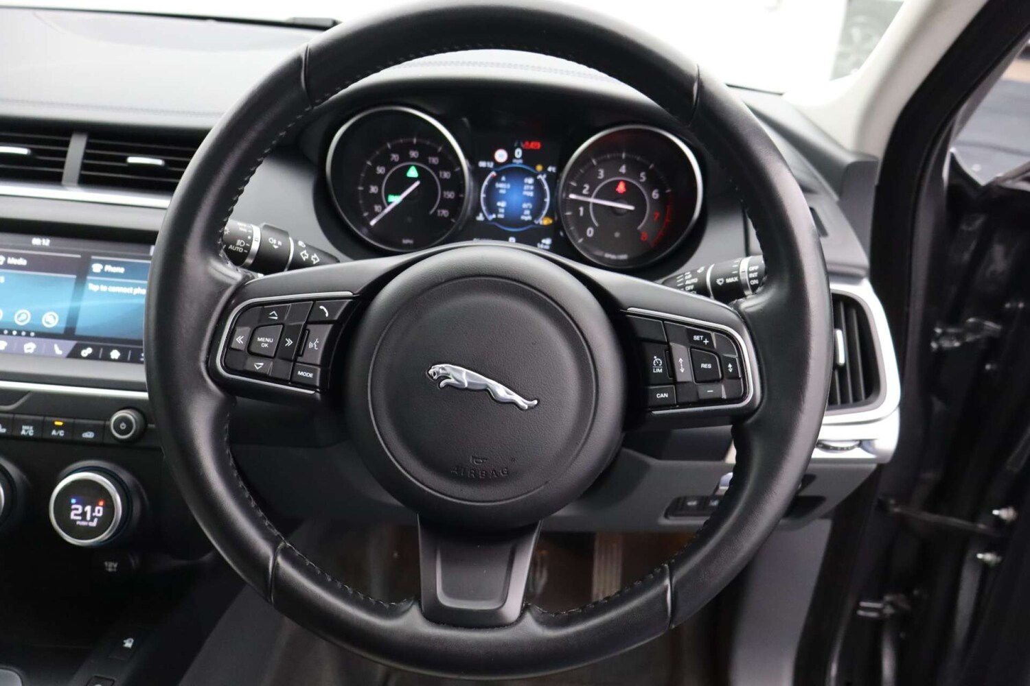 Used Jaguar E-Pace 2018 for sale - 77437688: Photo 40