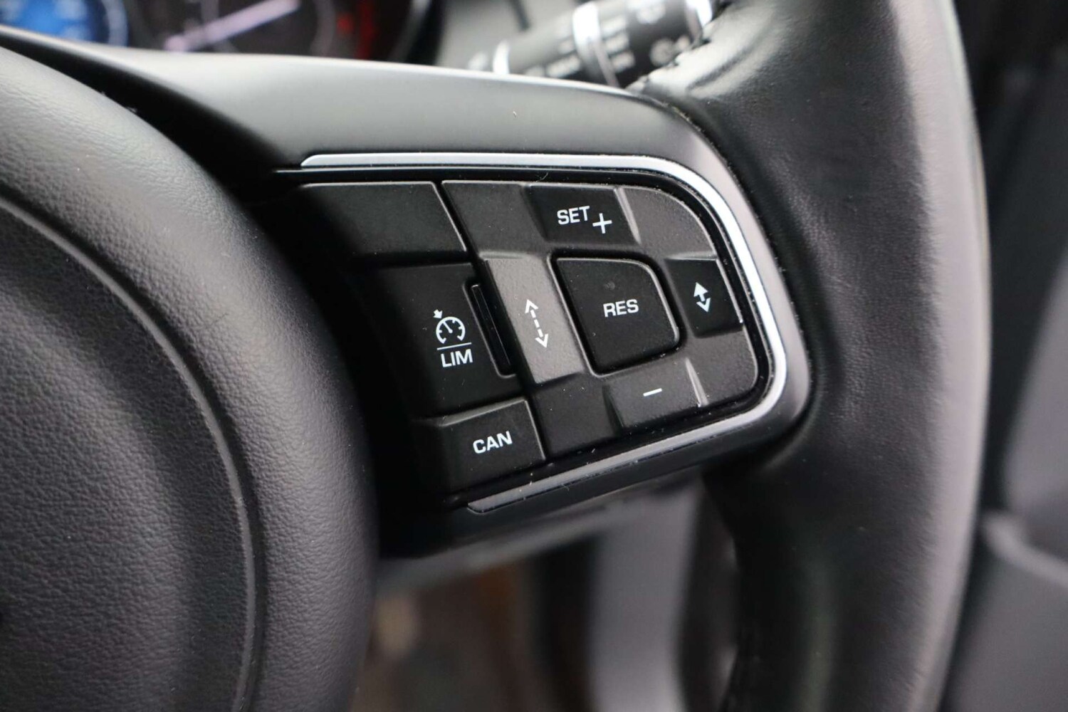 Used Jaguar E-Pace 2018 for sale - 77437688: Photo 45