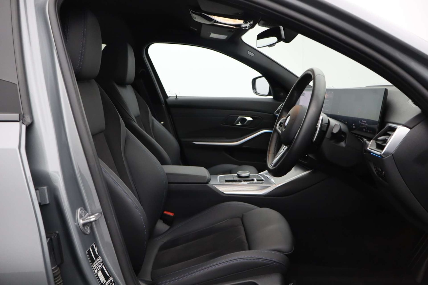 Used BMW 3 Series 2024 for sale - 76182600: Photo 11