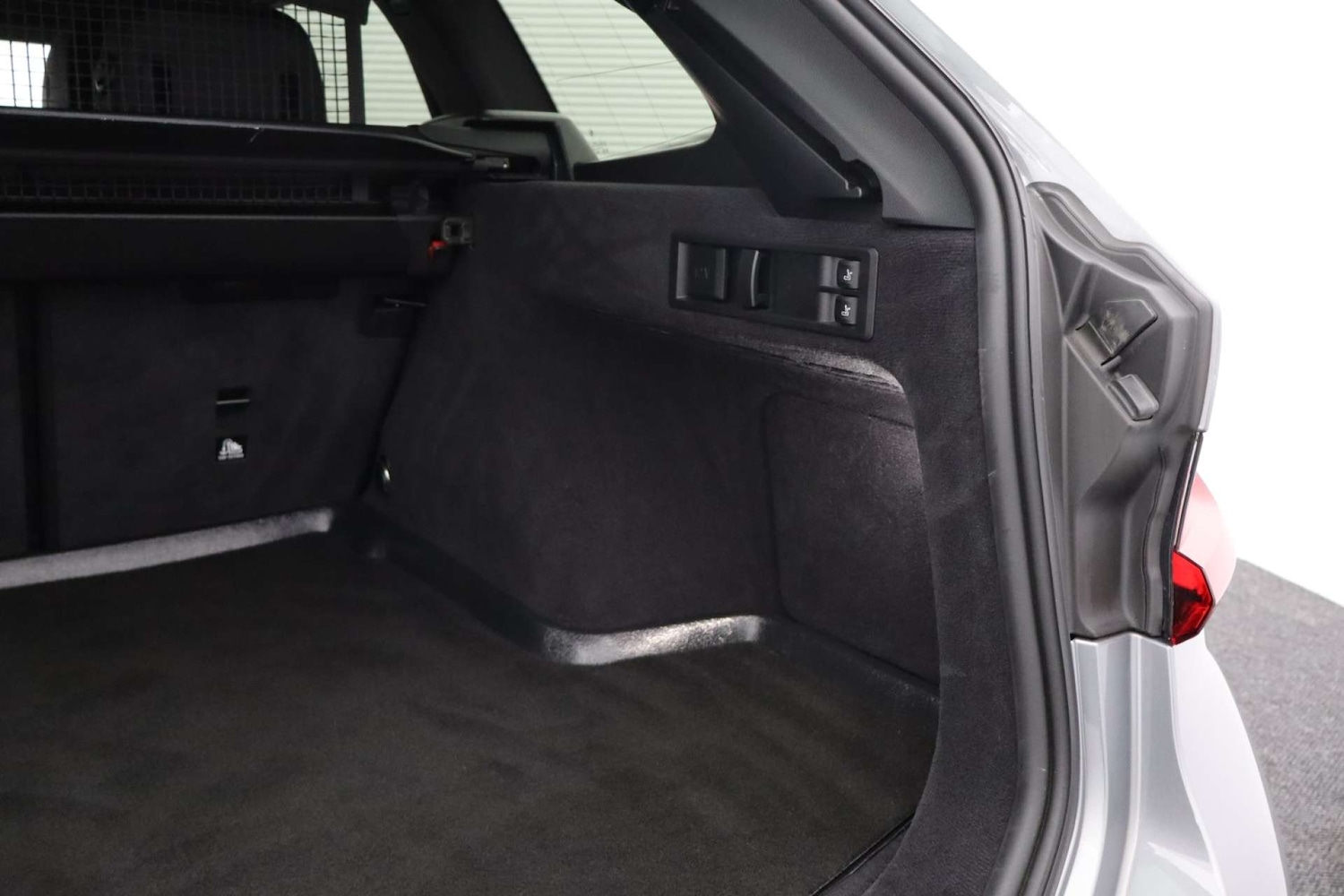 Used BMW 3 Series 2024 for sale - 76182600: Photo 28