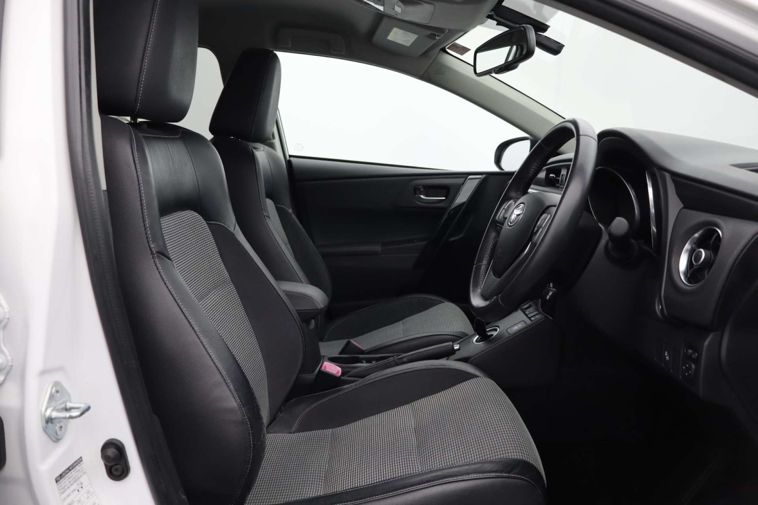 Used Toyota Auris 2015 for sale - 77289440: Photo 15