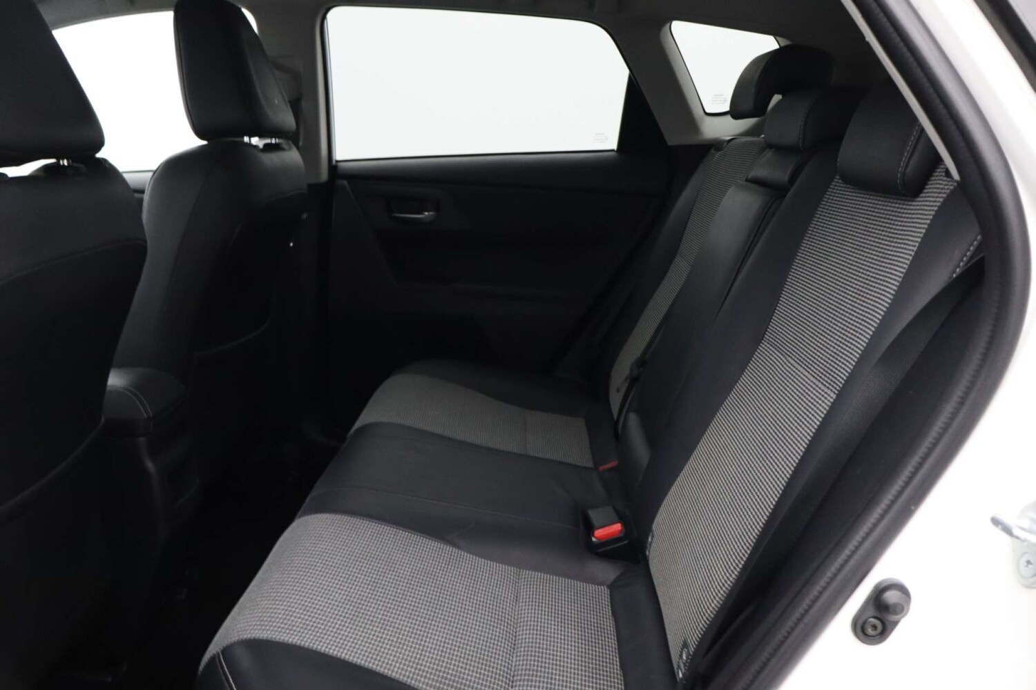 Used Toyota Auris 2015 for sale - 77289440: Photo 28