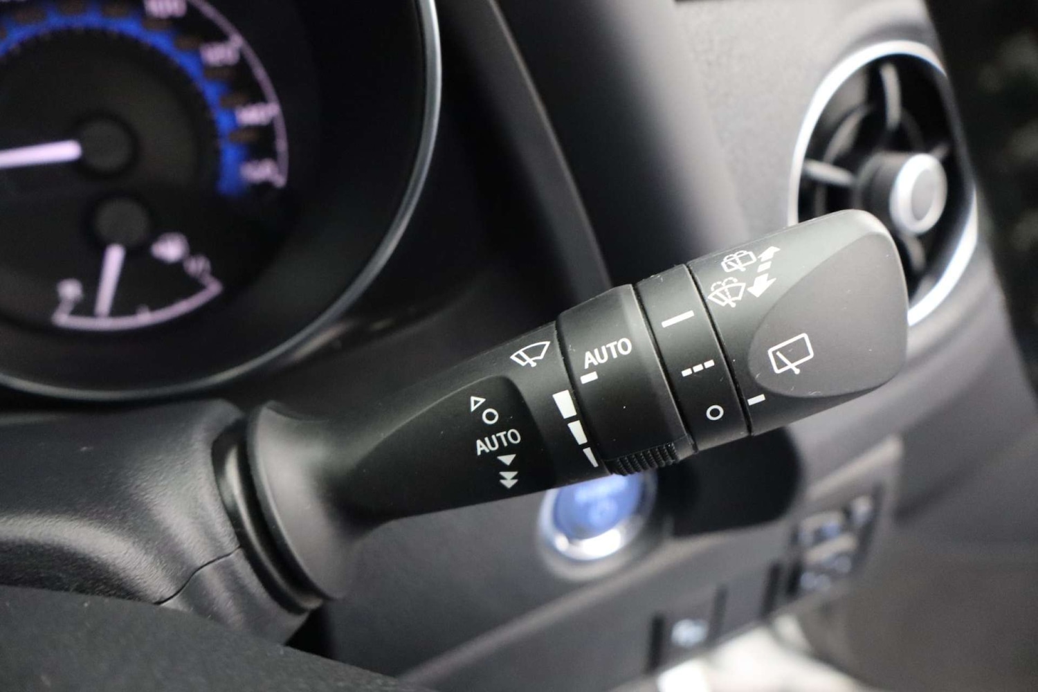 Used Toyota Auris 2015 for sale - 77289440: Photo 40