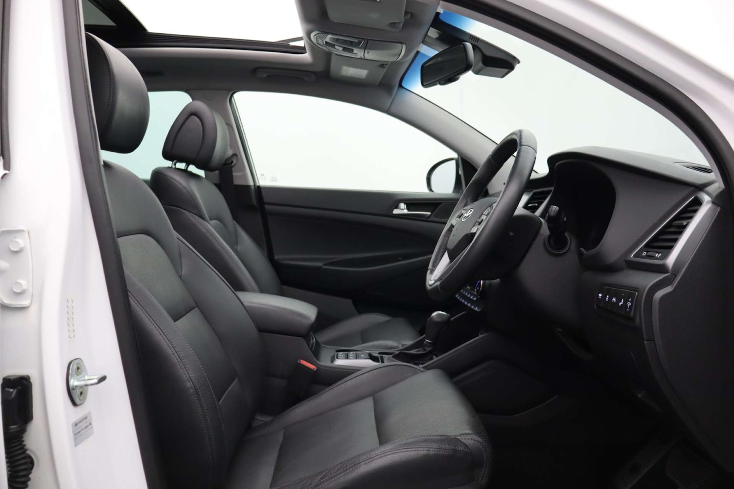 Used Hyundai TUCSON 2016 for sale - 76618139: Photo 2