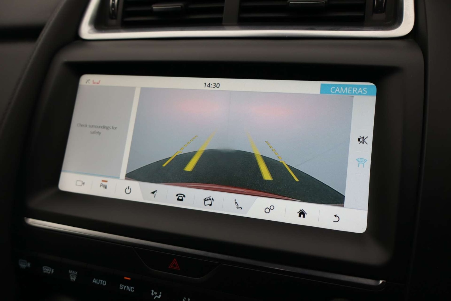 Used Jaguar E-Pace 2018 for sale - 76385741: Photo 13