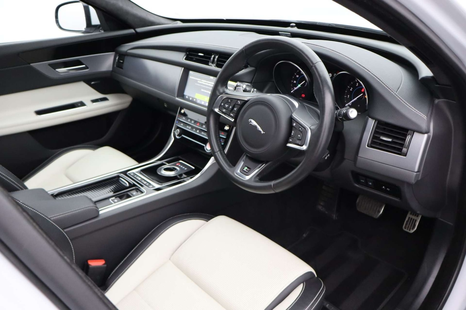 Used Jaguar XF 2020 for sale - 76182719: Photo 11