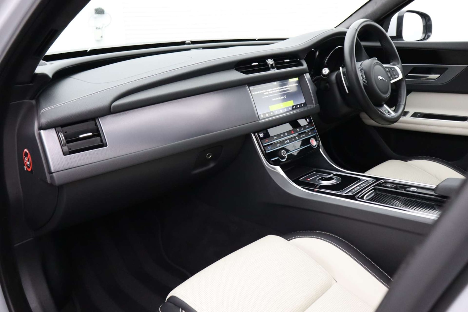 Used Jaguar XF 2020 for sale - 76182719: Photo 27