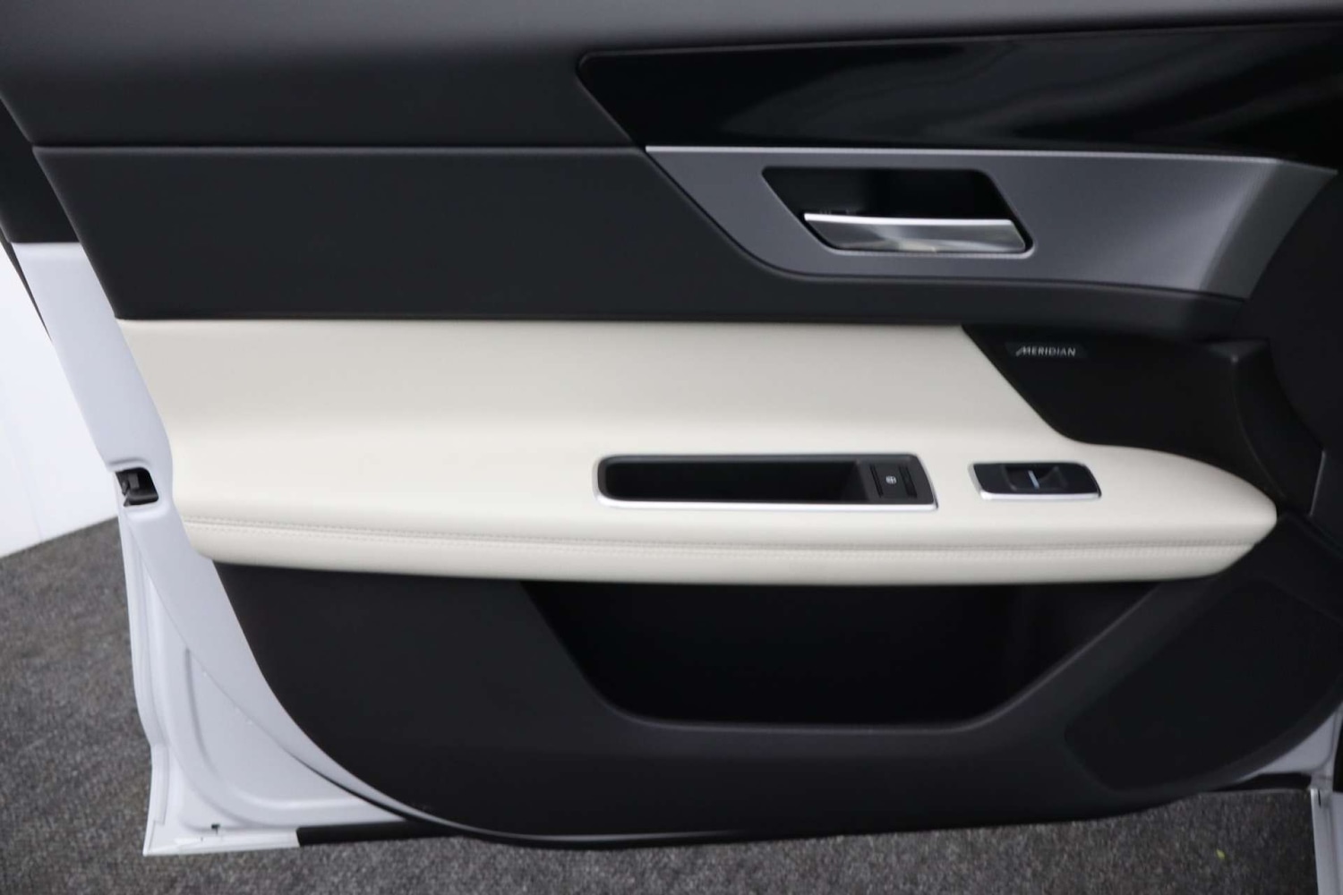 Used Jaguar XF 2020 for sale - 76182719: Photo 30