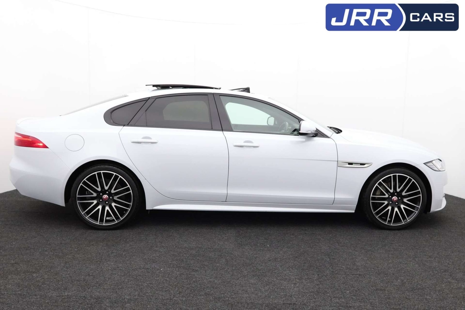 Used Jaguar XF 2020 for sale - 76182719: Photo 4