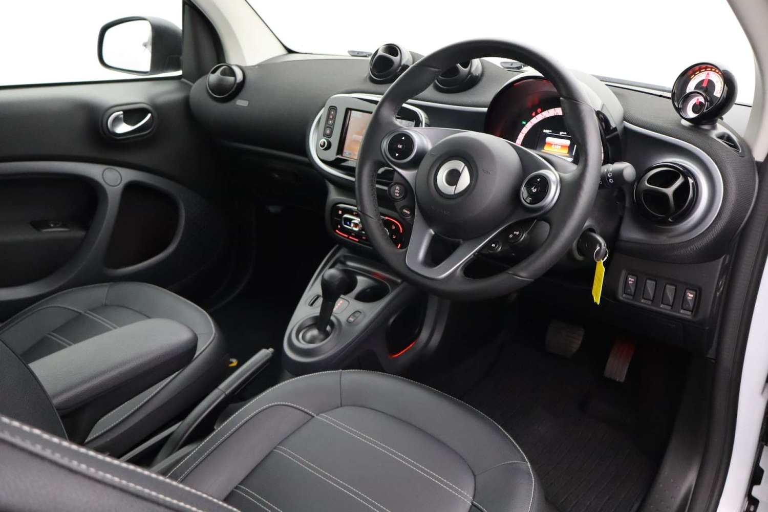 Used smart fortwo 2018 for sale - 76182707: Photo 11