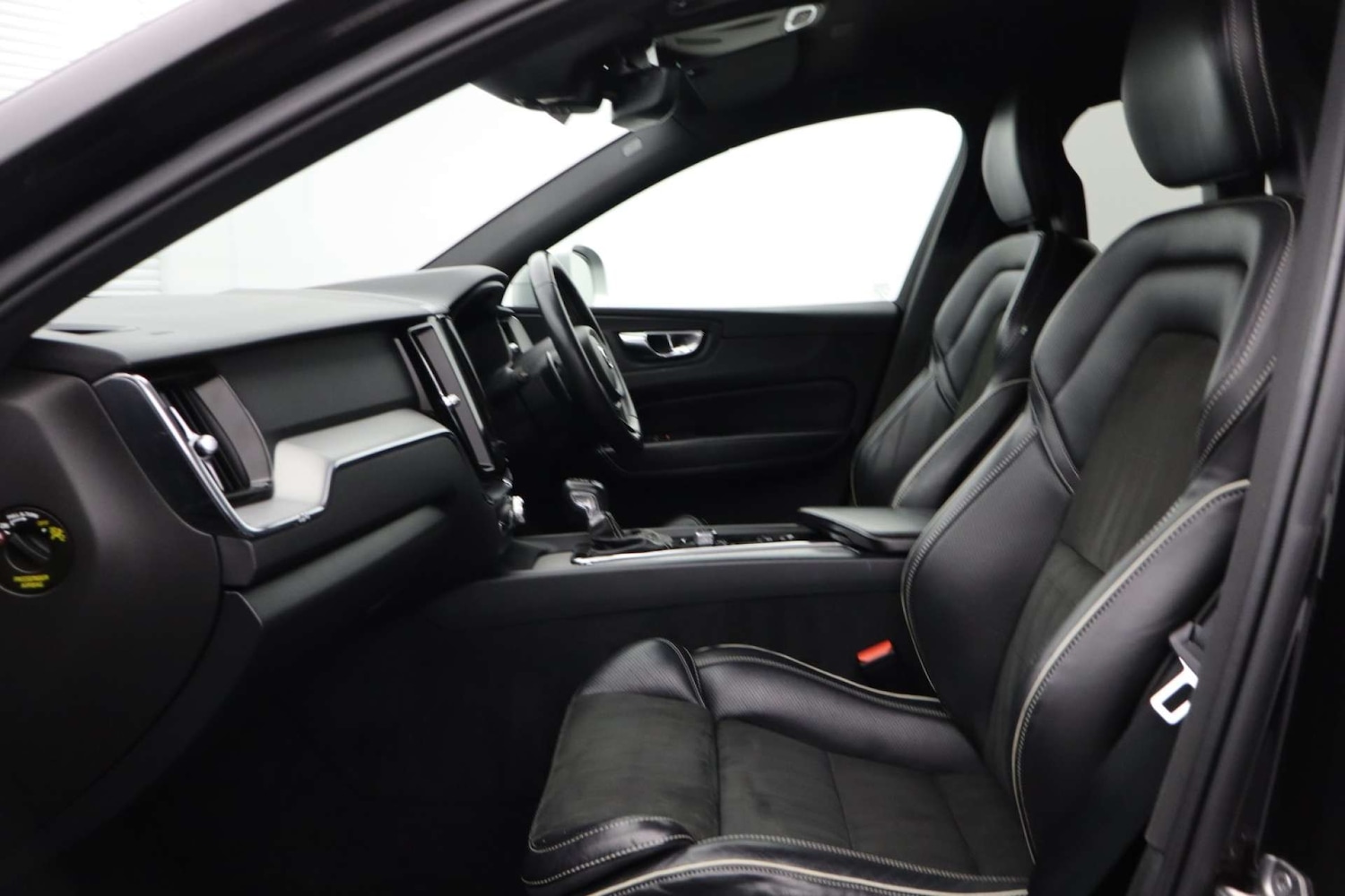 Used Volvo XC60 2018 for sale - 77523448: Photo 13