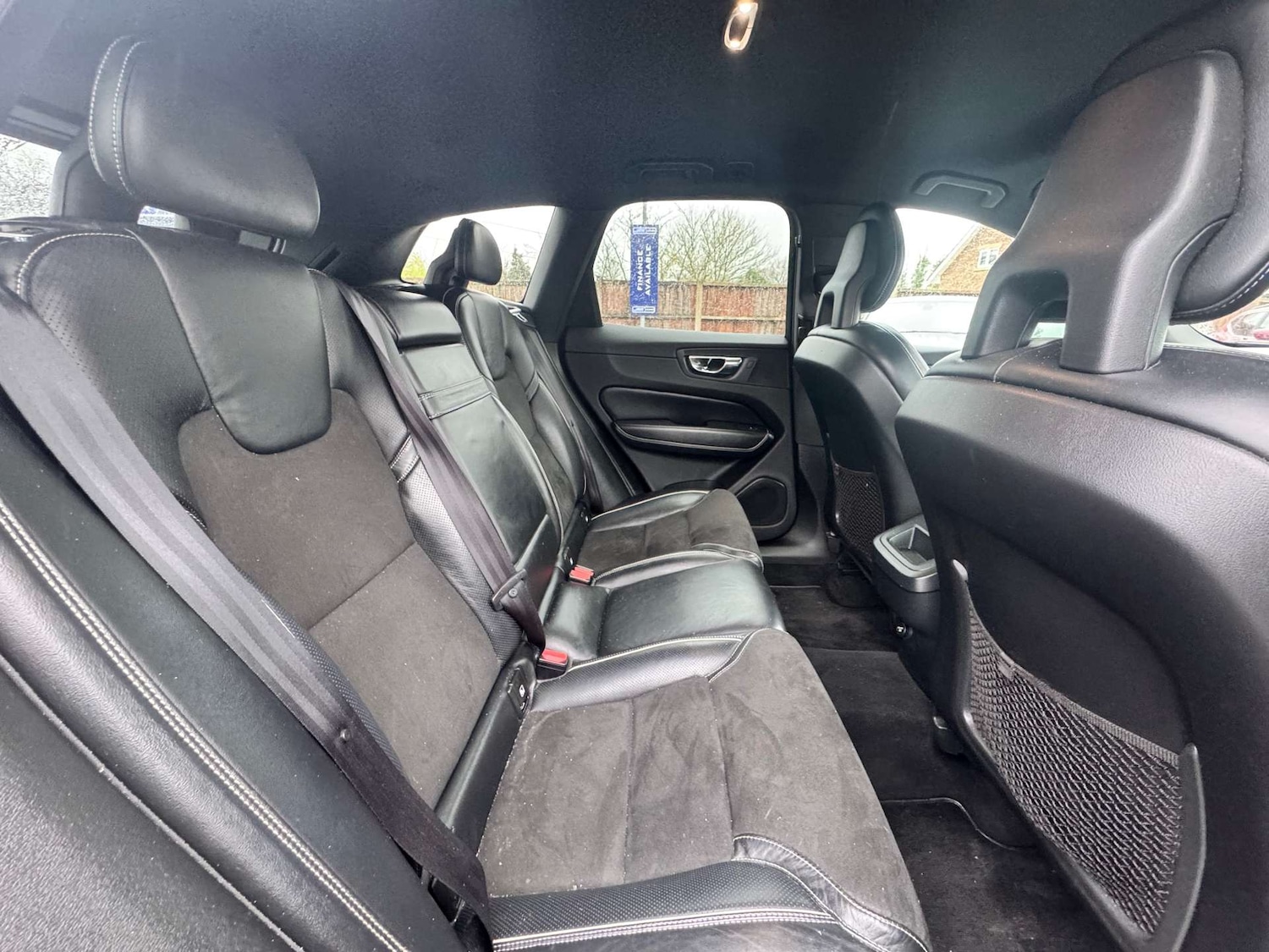 Used Volvo XC60 2018 for sale - 77523448: Photo 3