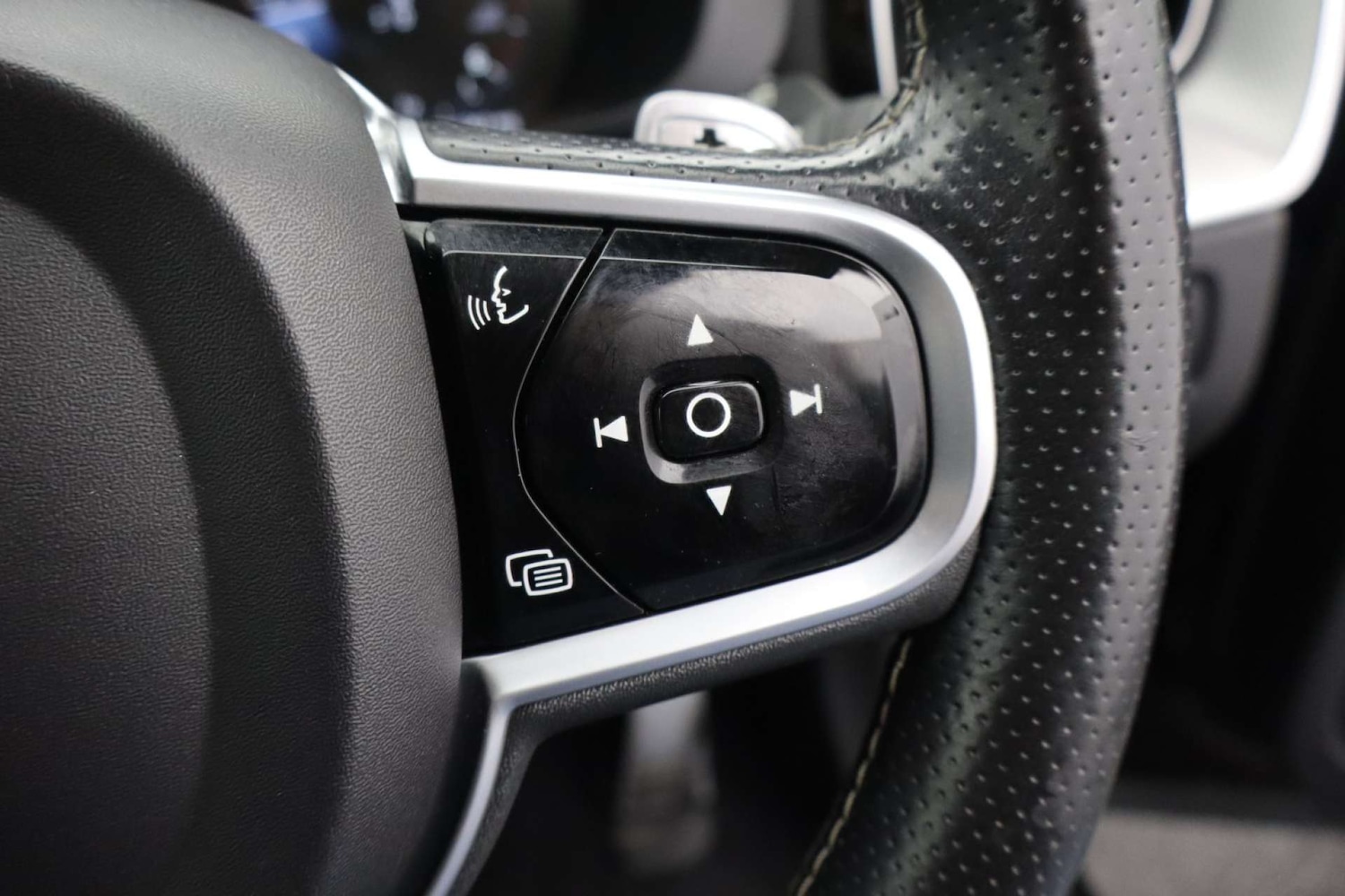 Used Volvo XC60 2018 for sale - 77523448: Photo 42