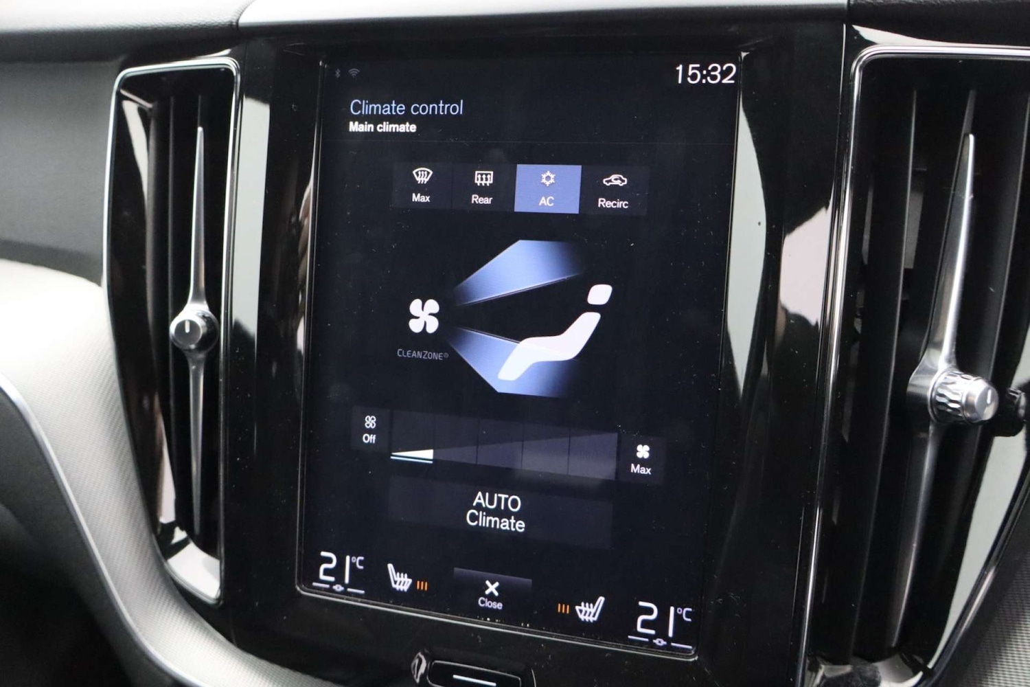 Used Volvo XC60 2018 for sale - 77523448: Photo 45