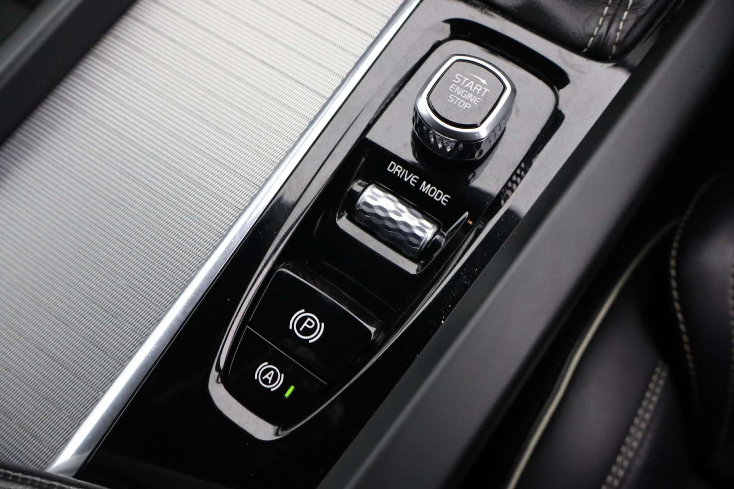 Used Volvo XC60 2018 for sale - 77523448: Photo 51