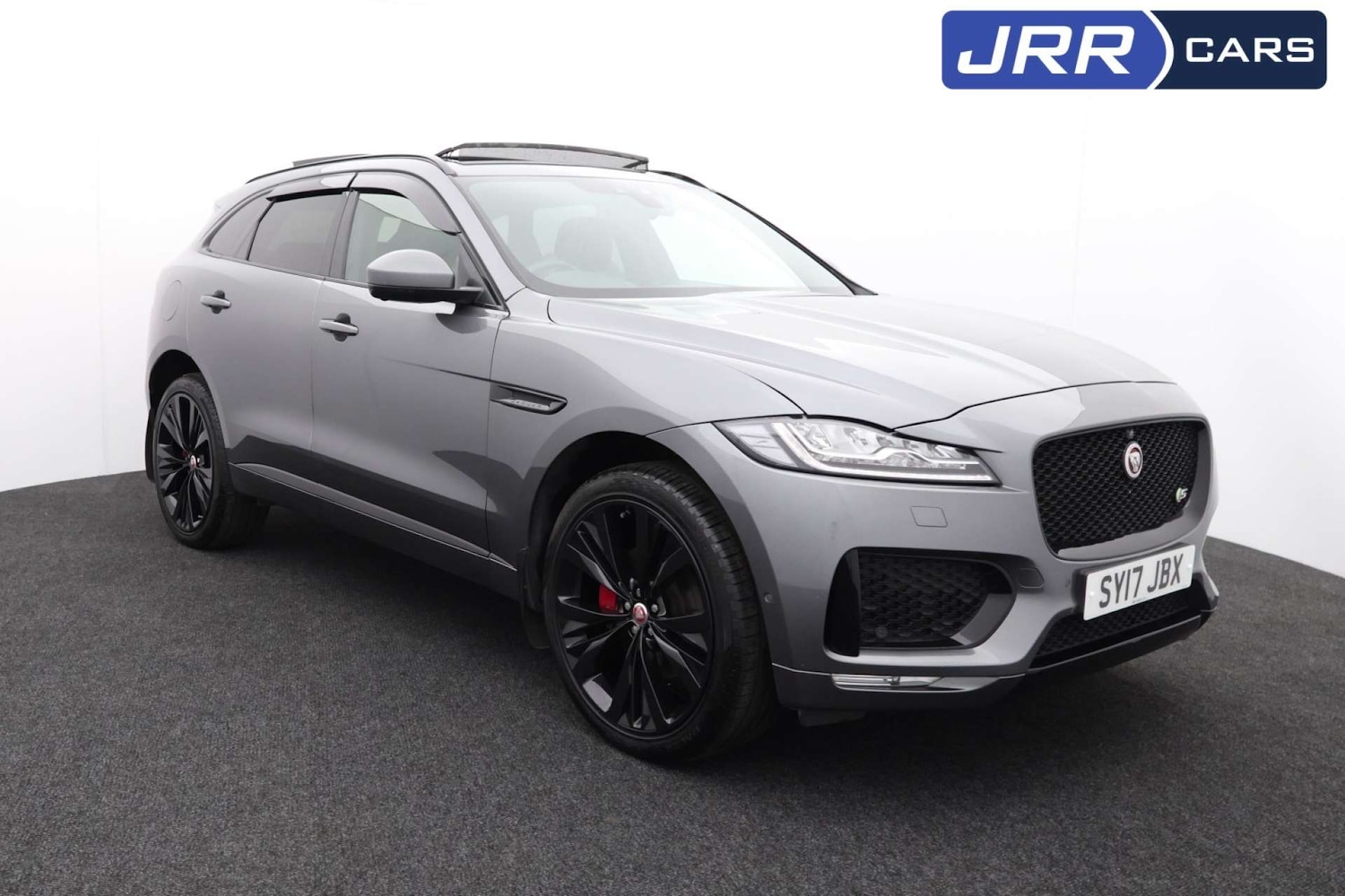Used Jaguar F-Pace 2017 for sale - 76182717: Photo 1